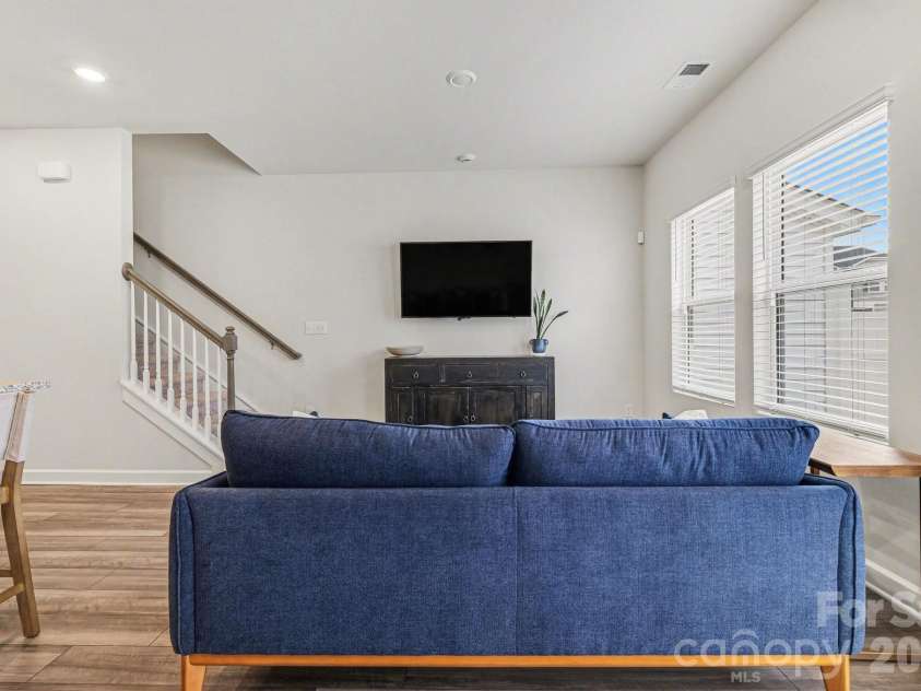 2207 Belterra Drive, Charlotte, NC 28216.  MLS# CAR4361913, YatesRealty ID 17692. 