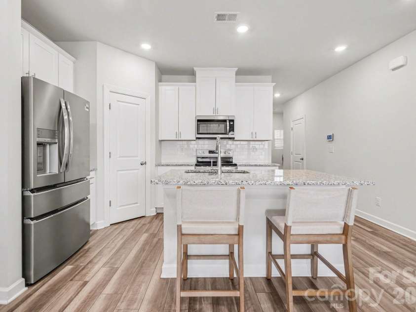 2207 Belterra Drive, Charlotte, NC 28216.  MLS# CAR4361913, YatesRealty ID 17692. 
