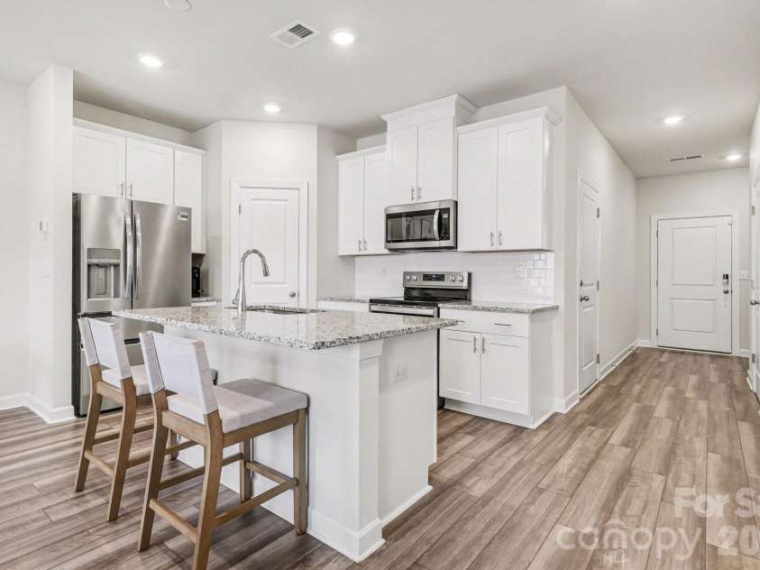 2207 Belterra Drive, Charlotte, NC 28216.  MLS# CAR4361913, YatesRealty ID 17692. 