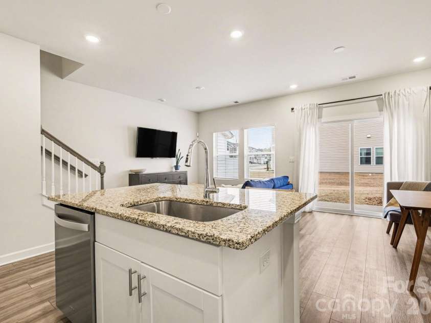 2207 Belterra Drive, Charlotte, NC 28216.  MLS# CAR4361913, YatesRealty ID 17692. 