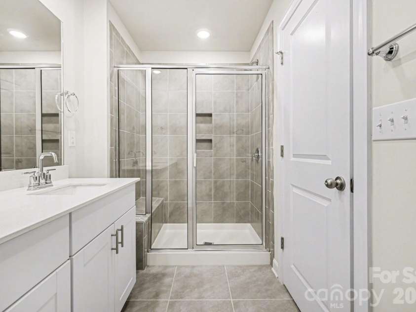 2207 Belterra Drive, Charlotte, NC 28216.  MLS# CAR4361913, YatesRealty ID 17692. 