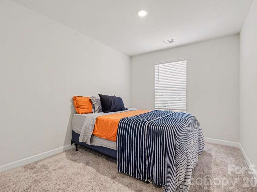 2207 Belterra Drive, Charlotte, NC 28216.  MLS# CAR4361913, YatesRealty ID 17692. 