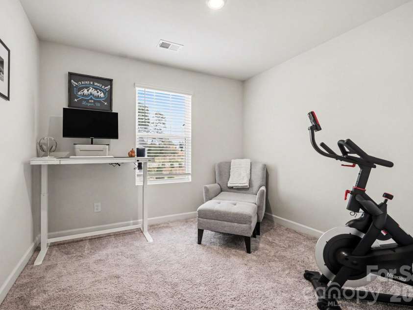 2207 Belterra Drive, Charlotte, NC 28216.  MLS# CAR4361913, YatesRealty ID 17692. 