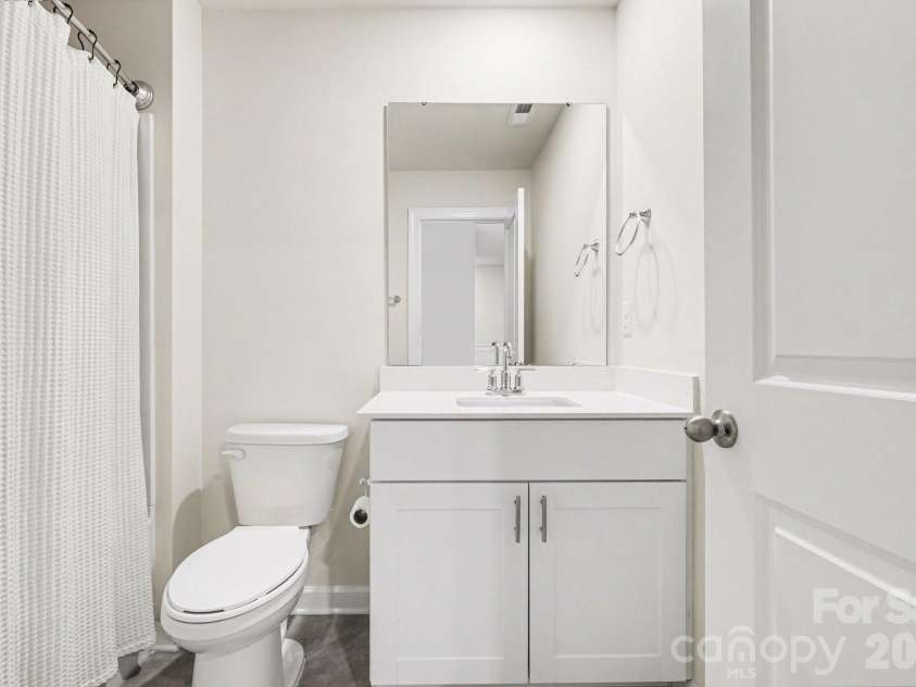 2207 Belterra Drive, Charlotte, NC 28216.  MLS# CAR4361913, YatesRealty ID 17692. 