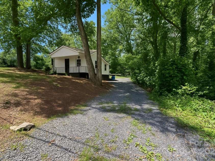 905 Gantt Street, Kings Mountain, NC 28086.  MLS# CAR4311615, YatesRealty ID 17692. 