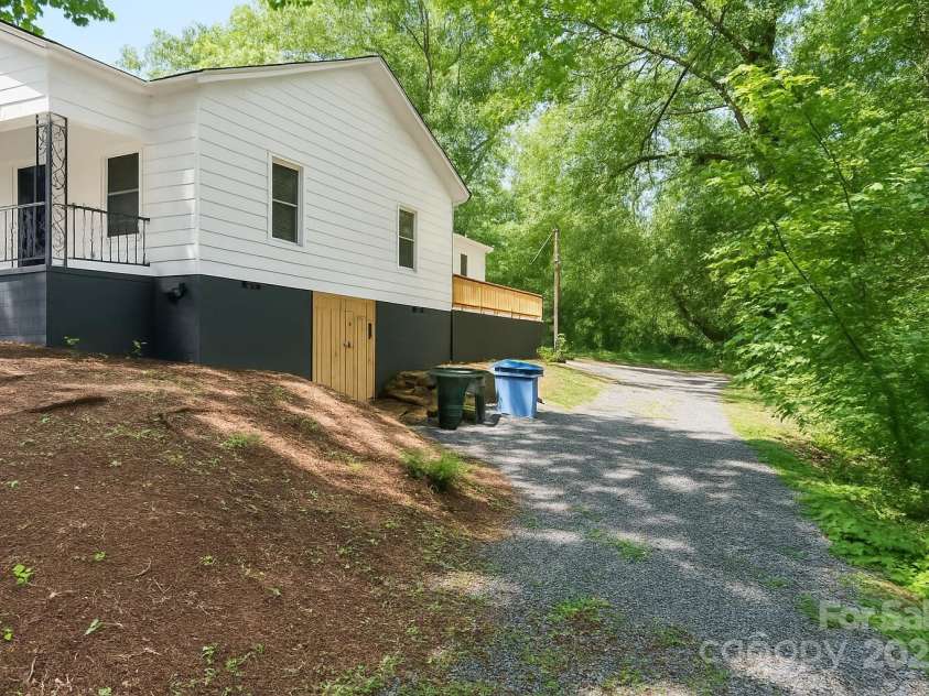 905 Gantt Street, Kings Mountain, NC 28086.  MLS# CAR4311615, YatesRealty ID 17692. 