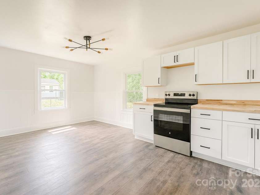 905 Gantt Street, Kings Mountain, NC 28086.  MLS# CAR4311615, YatesRealty ID 17692. 