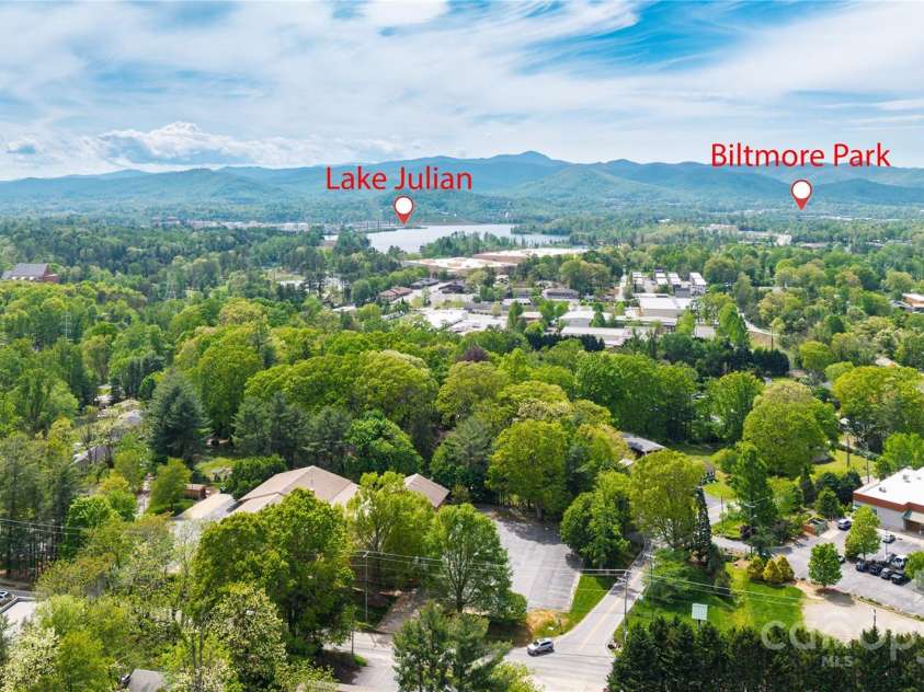 335 Rosscraggon Road, Arden, NC 28704.  MLS# CAR4215260, YatesRealty ID 17693. 