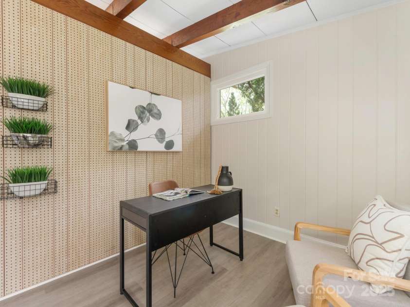 1438 Larkfield Lane, Charlotte, NC 28210.  MLS# CAR4249851, YatesRealty ID 17694. Flex/Laundry Room