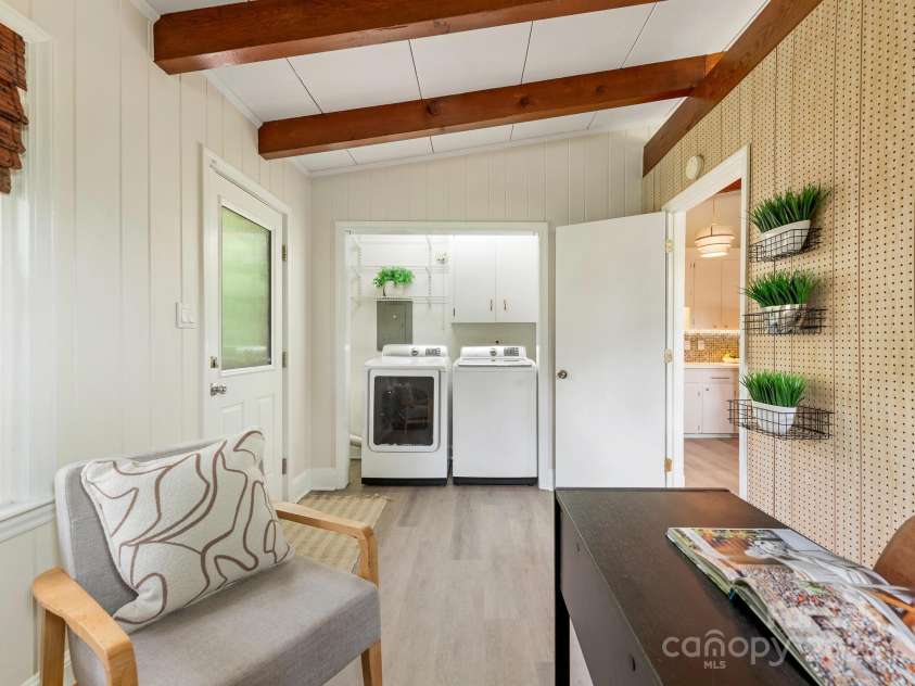 1438 Larkfield Lane, Charlotte, NC 28210.  MLS# CAR4249851, YatesRealty ID 17694. Flex/Laundry Room