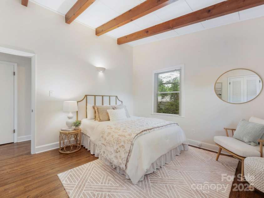 1438 Larkfield Lane, Charlotte, NC 28210.  MLS# CAR4249851, YatesRealty ID 17694. Primary Bedroom