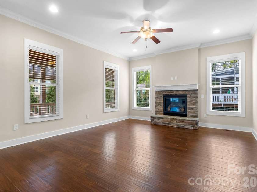 609 Welker Street, Charlotte, NC 28204.  MLS# CAR4365340, YatesRealty ID 17695. 