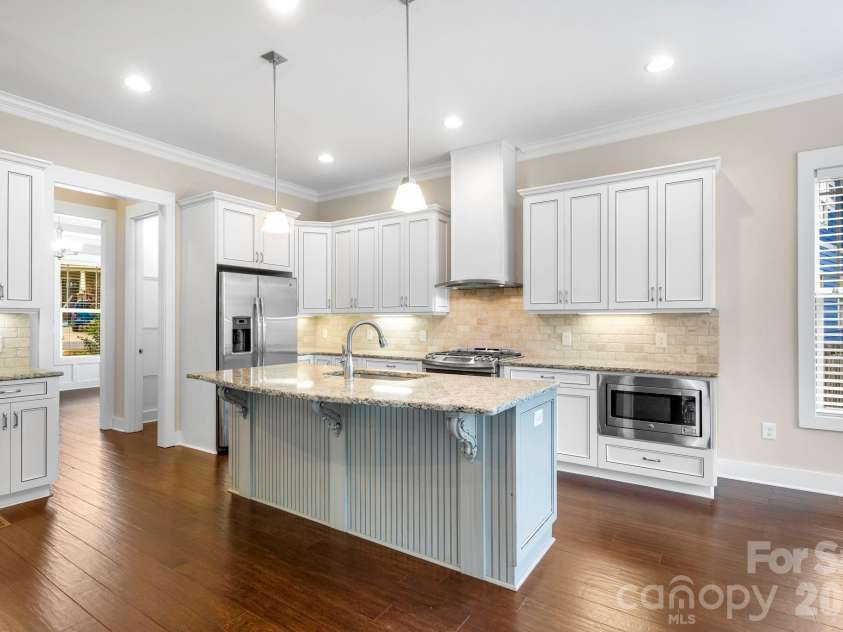 609 Welker Street, Charlotte, NC 28204.  MLS# CAR4365340, YatesRealty ID 17695. 