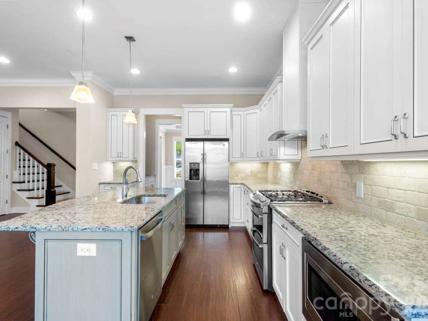 609 Welker Street, Charlotte, NC 28204.  MLS# CAR4365340, YatesRealty ID 17695. 