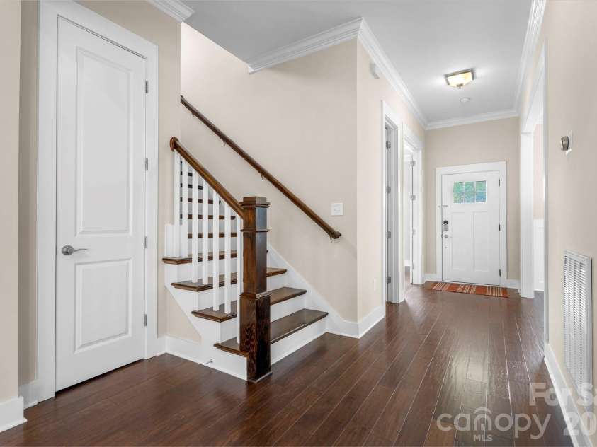 609 Welker Street, Charlotte, NC 28204.  MLS# CAR4365340, YatesRealty ID 17695. 