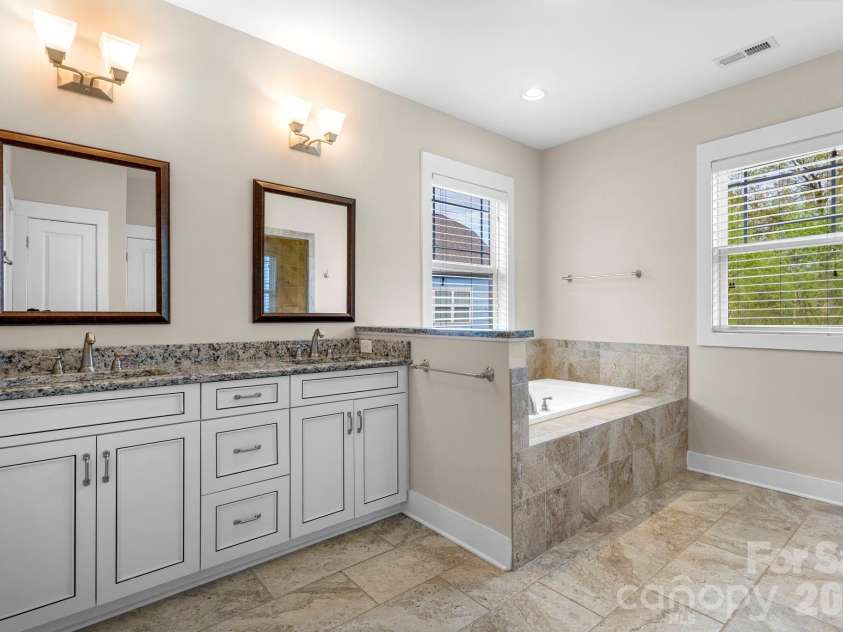 609 Welker Street, Charlotte, NC 28204.  MLS# CAR4365340, YatesRealty ID 17695. 