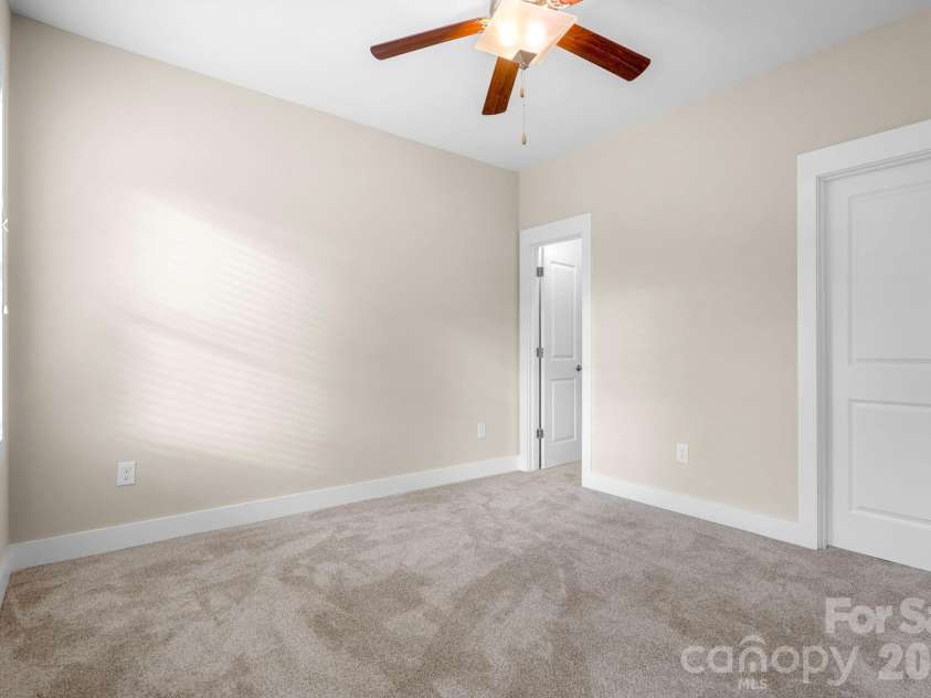 609 Welker Street, Charlotte, NC 28204.  MLS# CAR4365340, YatesRealty ID 17695. 