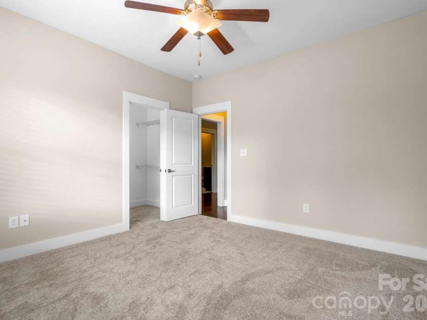 609 Welker Street, Charlotte, NC 28204.  MLS# CAR4365340, YatesRealty ID 17695. 