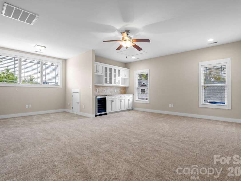 609 Welker Street, Charlotte, NC 28204.  MLS# CAR4365340, YatesRealty ID 17695. 