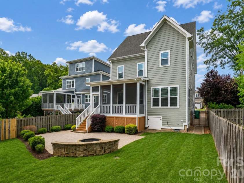 609 Welker Street, Charlotte, NC 28204.  MLS# CAR4365340, YatesRealty ID 17695. 