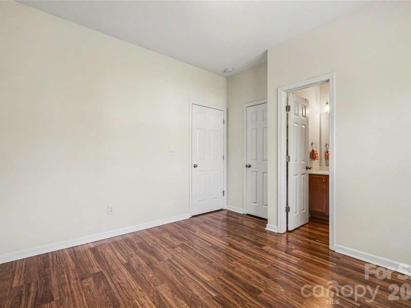 152 Charterhouse Lane, Fort Mill, SC 29715.  MLS# CAR4419693, YatesRealty ID 17696. 2nd primary suite is light and bright!