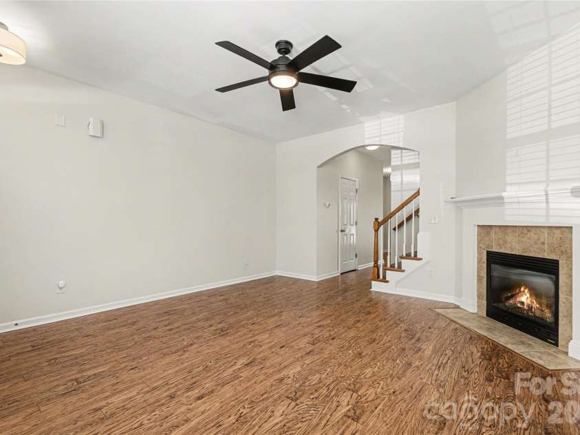 152 Charterhouse Lane, Fort Mill, SC 29715.  MLS# CAR4419693, YatesRealty ID 17696. Beautiful laminate floors throughout the main floor