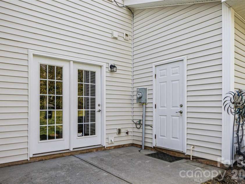 152 Charterhouse Lane, Fort Mill, SC 29715.  MLS# CAR4419693, YatesRealty ID 17696. Large storage closet outside!