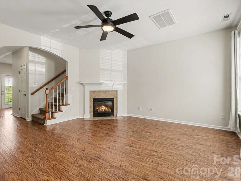 152 Charterhouse Lane, Fort Mill, SC 29715.  MLS# CAR4419693, YatesRealty ID 17696. Light and bright living area