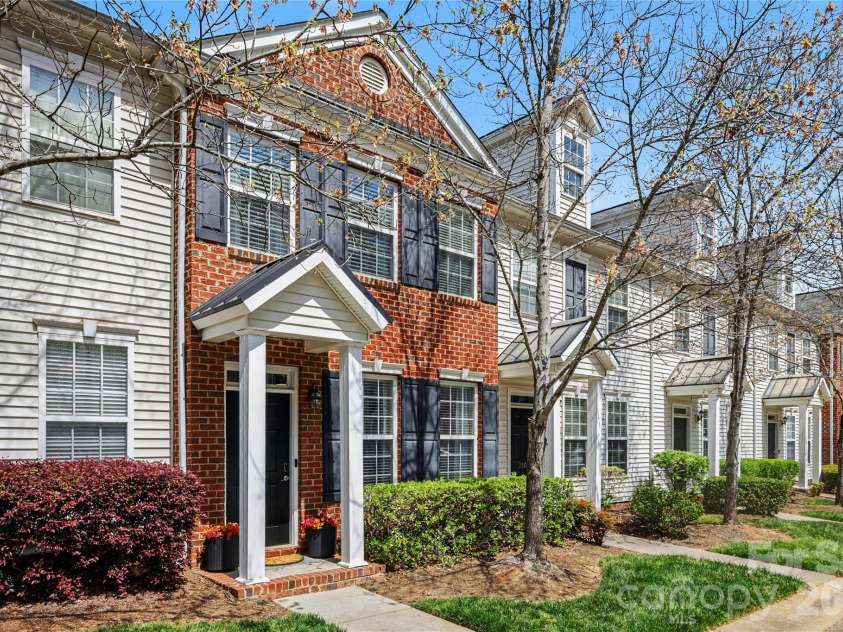152 Charterhouse Lane, Fort Mill, SC 29715.  MLS# CAR4419693, YatesRealty ID 17696. Welcome Home!