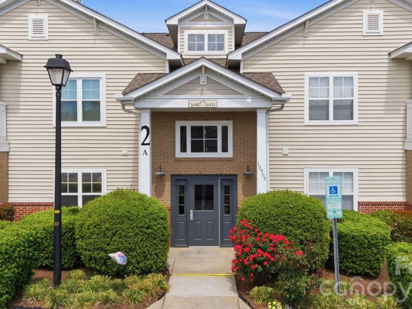 16917 Doe Valley Court, Cornelius, NC 28031.  MLS# CAR4370445, YatesRealty ID 17698. 