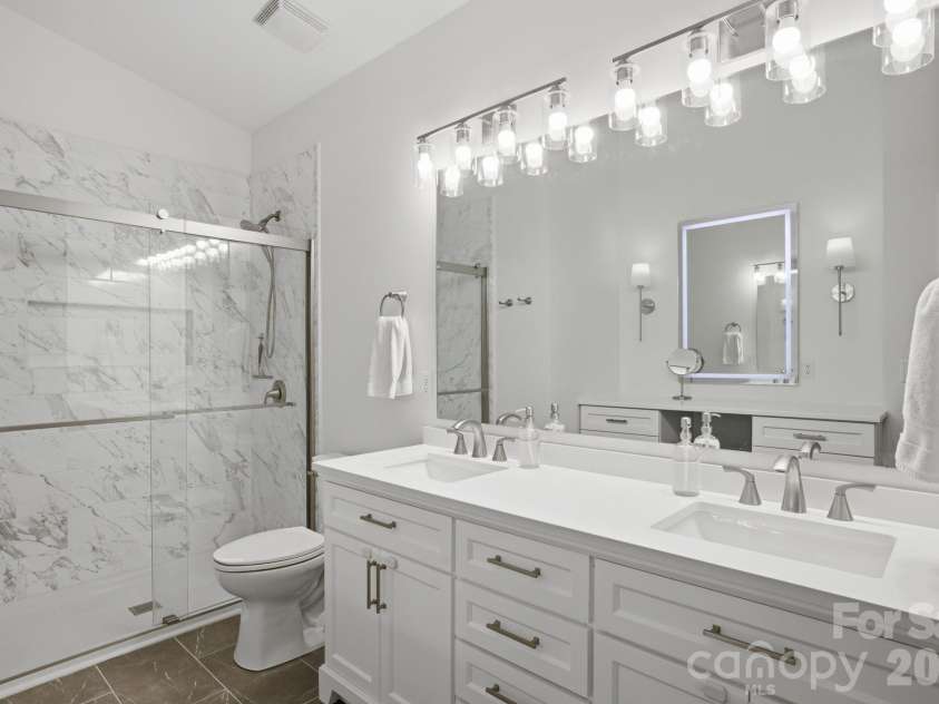16917 Doe Valley Court, Cornelius, NC 28031.  MLS# CAR4370445, YatesRealty ID 17698. 