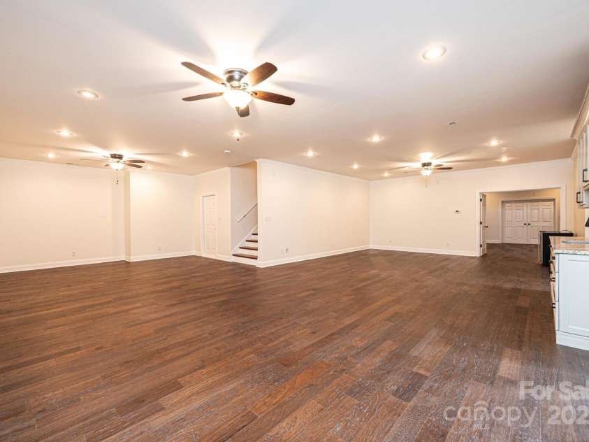 4431 1st Street Drive, Hickory, NC 28601.  MLS# CAR4264278, YatesRealty ID 17698. 