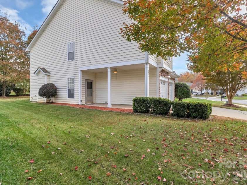 297 Sand Paver Way, Fort Mill, SC 29708.  MLS# CAR4371066, YatesRealty ID 17699. 