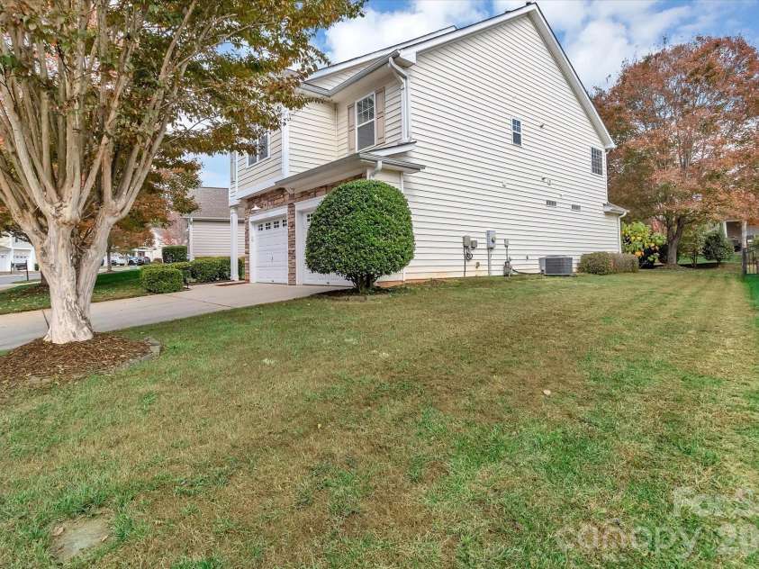 297 Sand Paver Way, Fort Mill, SC 29708.  MLS# CAR4371066, YatesRealty ID 17699. 