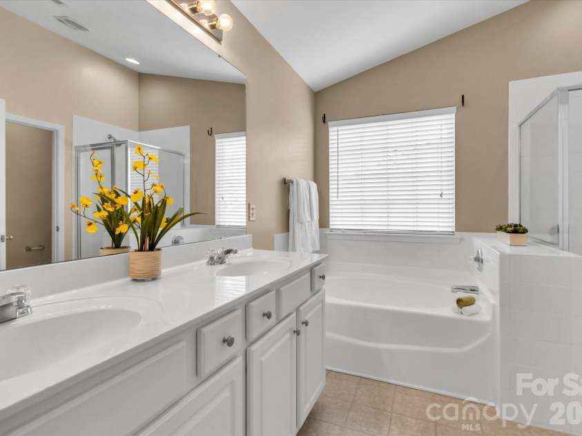 297 Sand Paver Way, Fort Mill, SC 29708.  MLS# CAR4371066, YatesRealty ID 17699. 