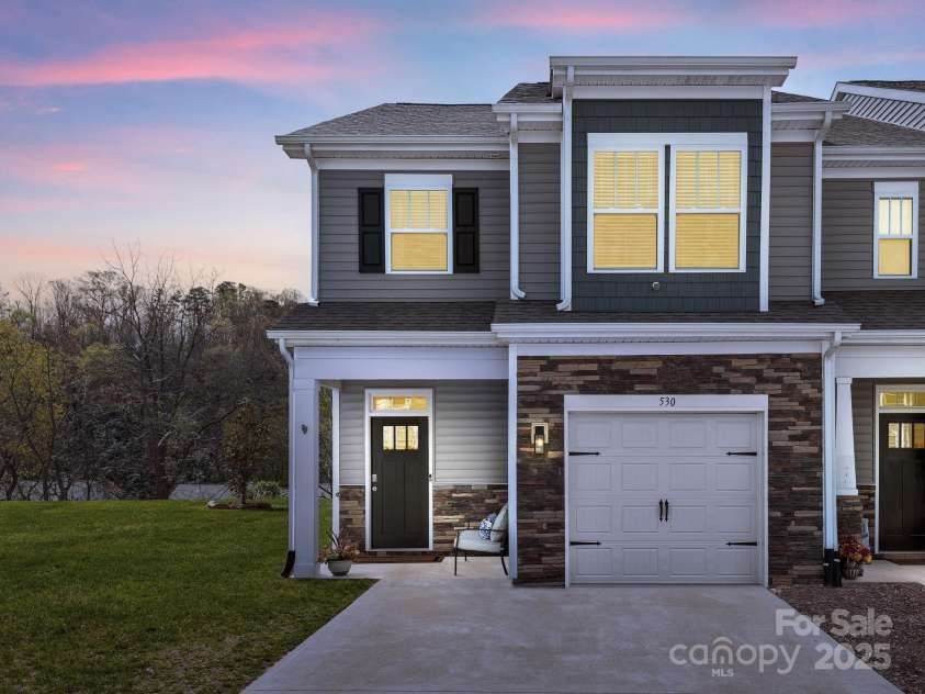 530 Big Sur Loop, Asheville, NC 28806.  MLS# CAR4253820, YatesRealty ID 17699. 