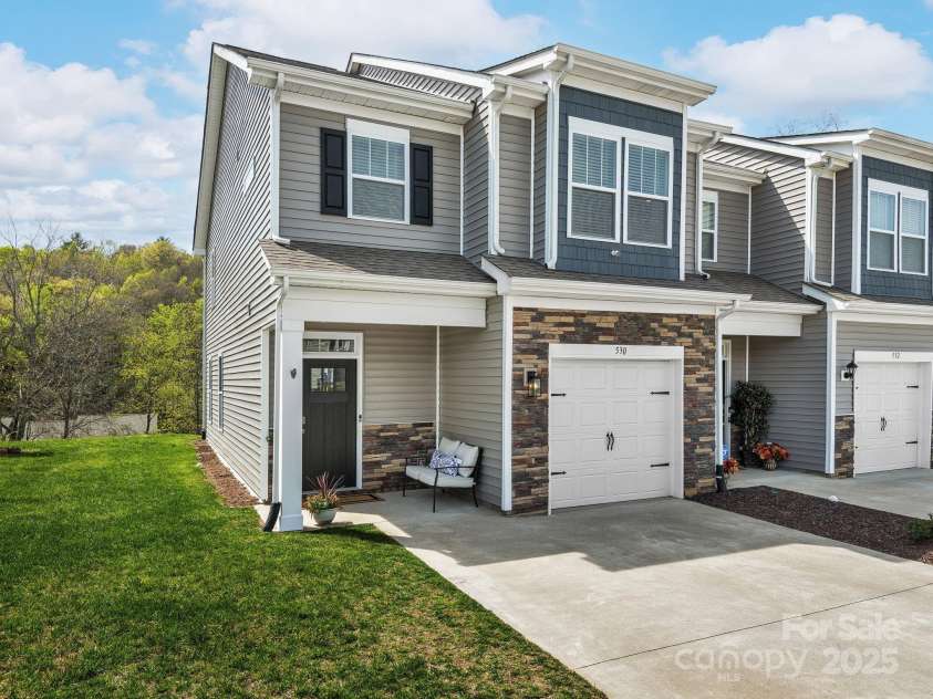 530 Big Sur Loop, Asheville, NC 28806.  MLS# CAR4253820, YatesRealty ID 17699. 