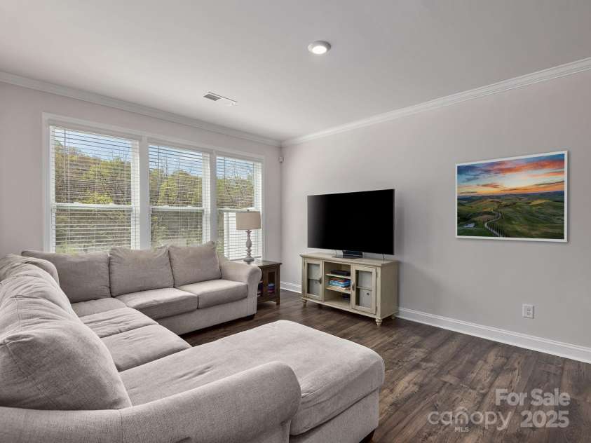 530 Big Sur Loop, Asheville, NC 28806.  MLS# CAR4253820, YatesRealty ID 17699. 