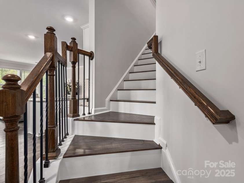 530 Big Sur Loop, Asheville, NC 28806.  MLS# CAR4253820, YatesRealty ID 17699. 