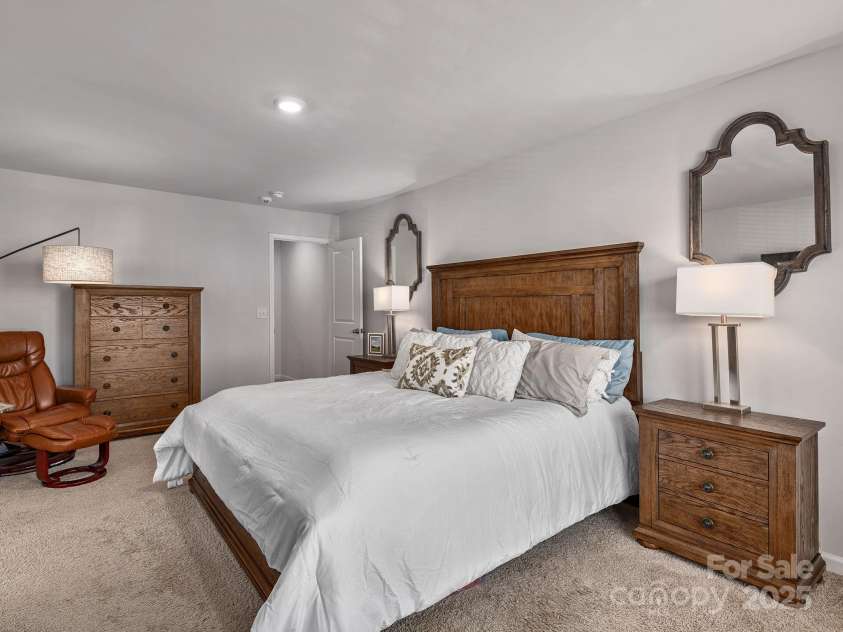 530 Big Sur Loop, Asheville, NC 28806.  MLS# CAR4253820, YatesRealty ID 17699. 