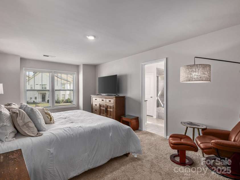 530 Big Sur Loop, Asheville, NC 28806.  MLS# CAR4253820, YatesRealty ID 17699. 