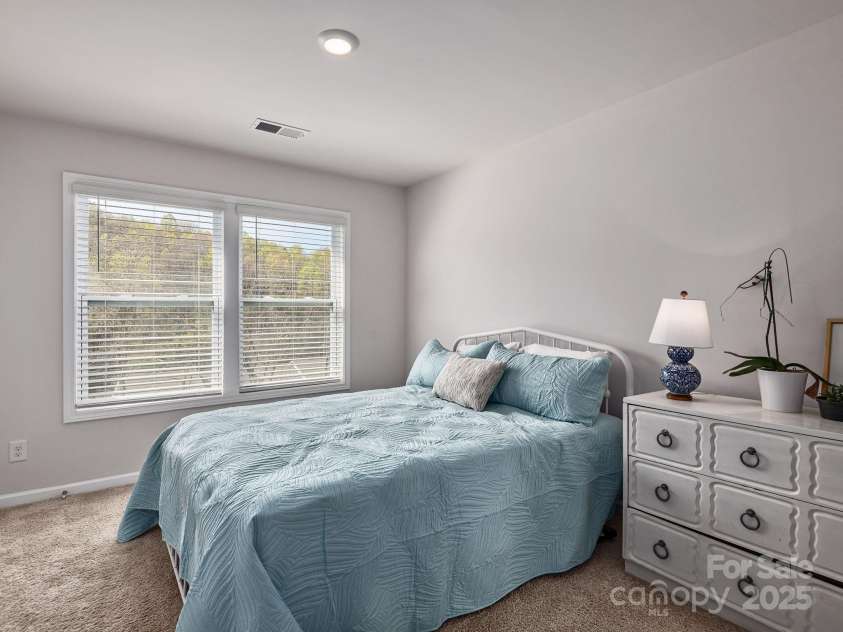 530 Big Sur Loop, Asheville, NC 28806.  MLS# CAR4253820, YatesRealty ID 17699. 