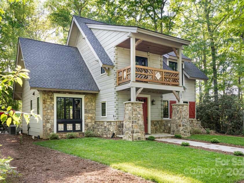 103 Blue Sky Lane, Hendersonville, NC 28792.  MLS# CAR4268920, YatesRealty ID 177. Front exterior