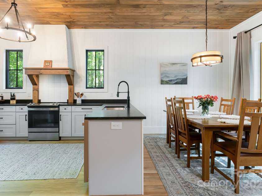 103 Blue Sky Lane, Hendersonville, NC 28792.  MLS# CAR4268920, YatesRealty ID 177. Kitchen/dining