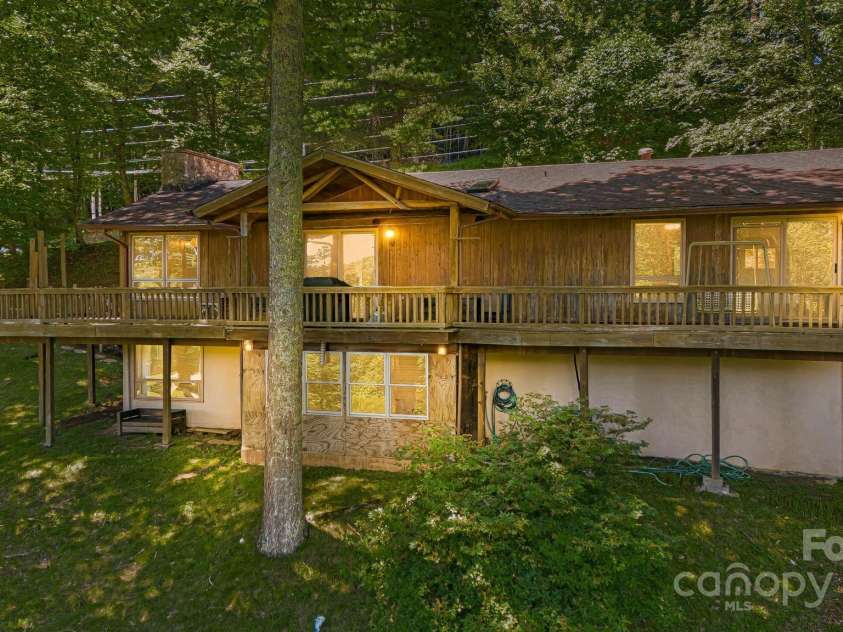 14 Oak Ridge Lane, Mars Hill, NC 28754.  MLS# CAR4172163, YatesRealty ID 177. 