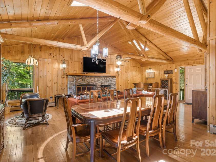 14 Oak Ridge Lane, Mars Hill, NC 28754.  MLS# CAR4172163, YatesRealty ID 177. 