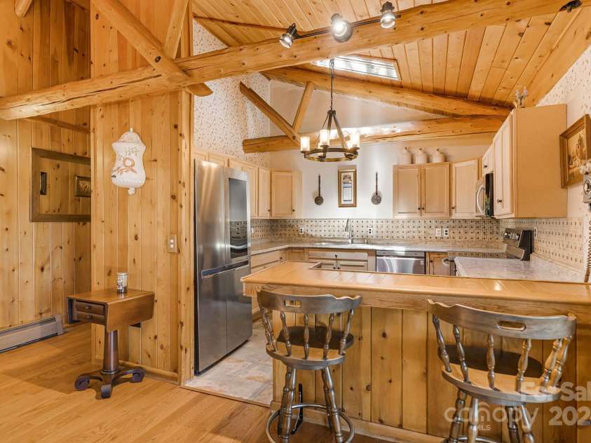 14 Oak Ridge Lane, Mars Hill, NC 28754.  MLS# CAR4172163, YatesRealty ID 177. 