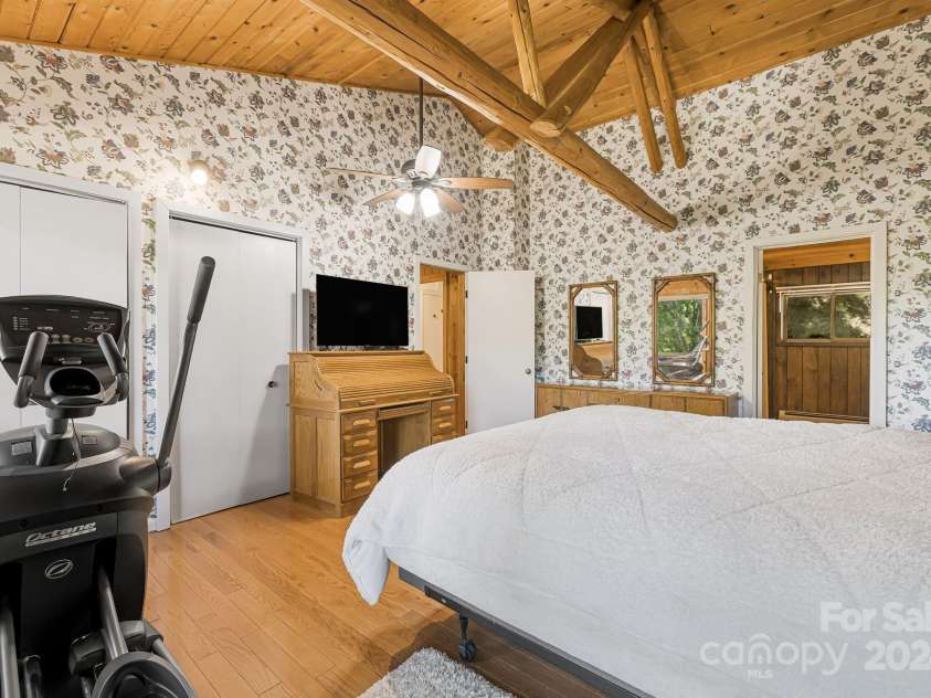 14 Oak Ridge Lane, Mars Hill, NC 28754.  MLS# CAR4172163, YatesRealty ID 177. 