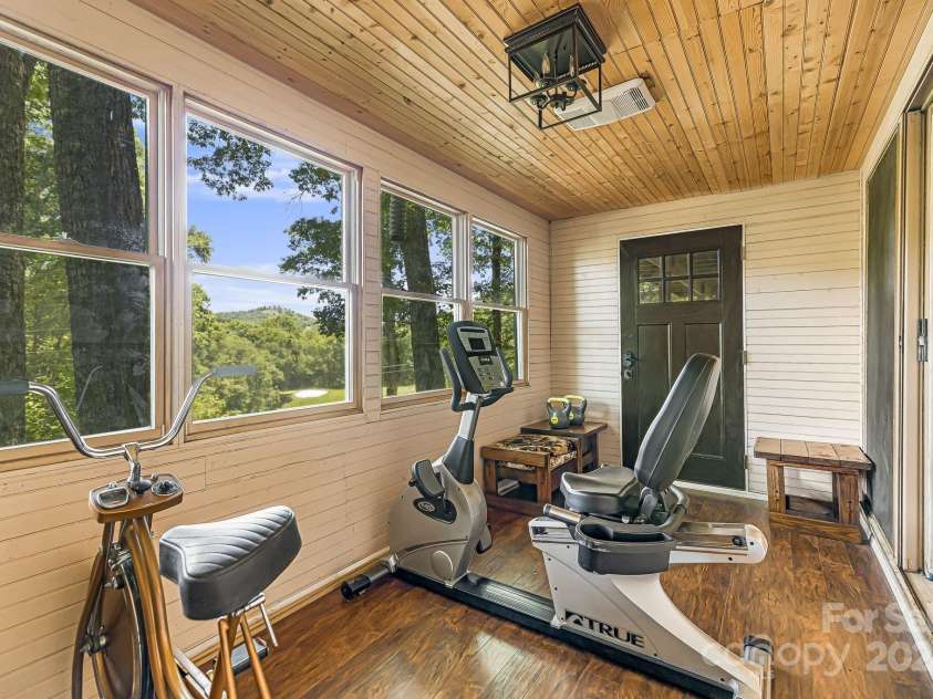 14 Oak Ridge Lane, Mars Hill, NC 28754.  MLS# CAR4172163, YatesRealty ID 177. 