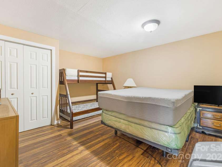 14 Oak Ridge Lane, Mars Hill, NC 28754.  MLS# CAR4172163, YatesRealty ID 177. 